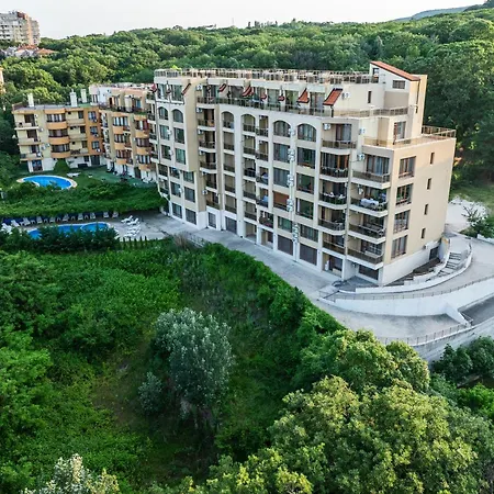 Nest شقة فارنا